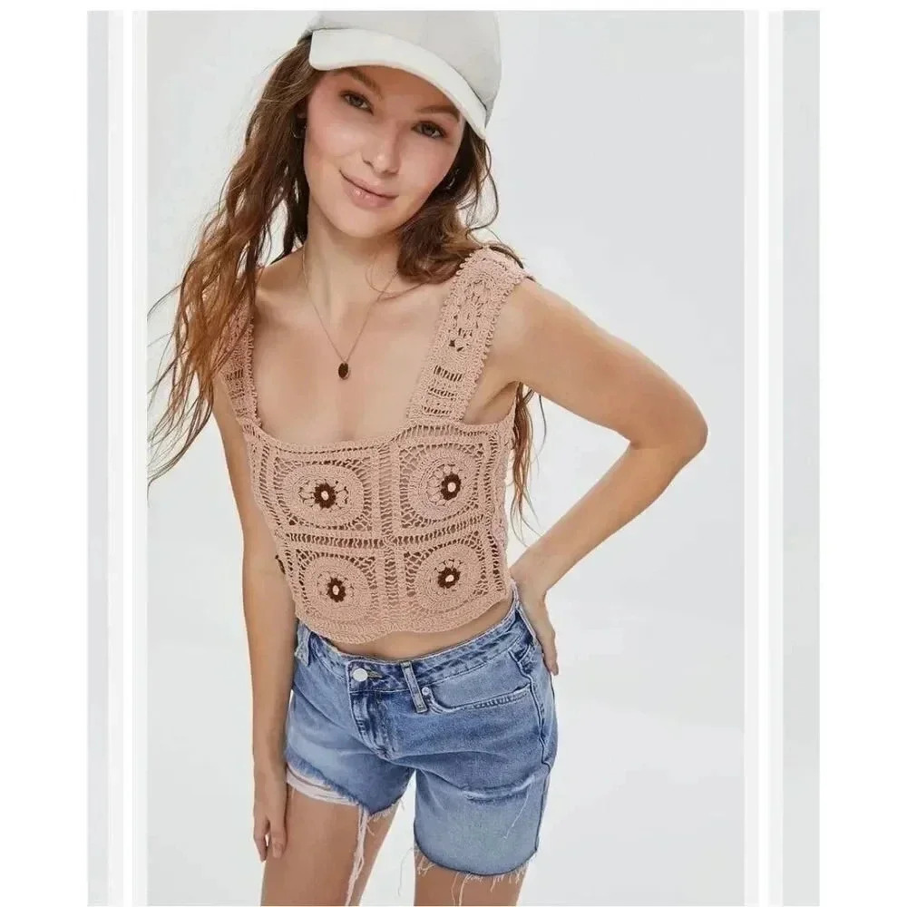 Julia crochet mocha‎ crop top with brown flowers size medium NWT